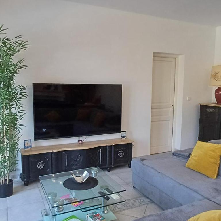 Séjour détente dans une villa avec piscine privée, nature, golf et mer à proximité - Three-Bedroom House - 15