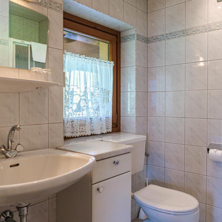 Pension Schlossberg - Doppelzimmer mit Balkon - 6