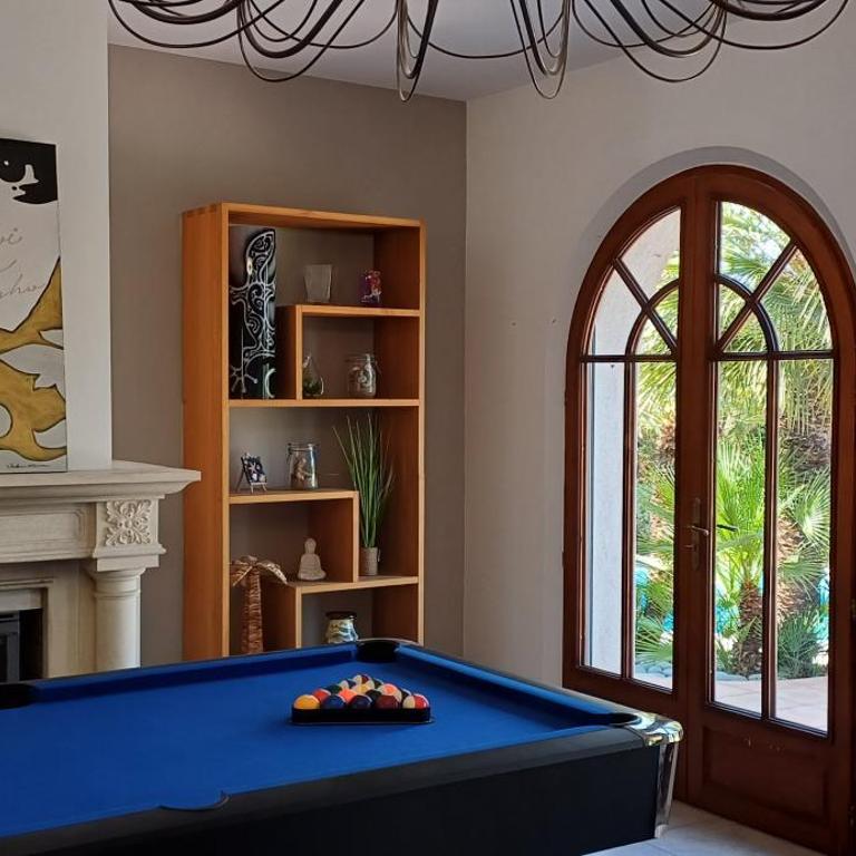 Séjour détente dans une villa avec piscine privée, nature, golf et mer à proximité - Three-Bedroom House - 11