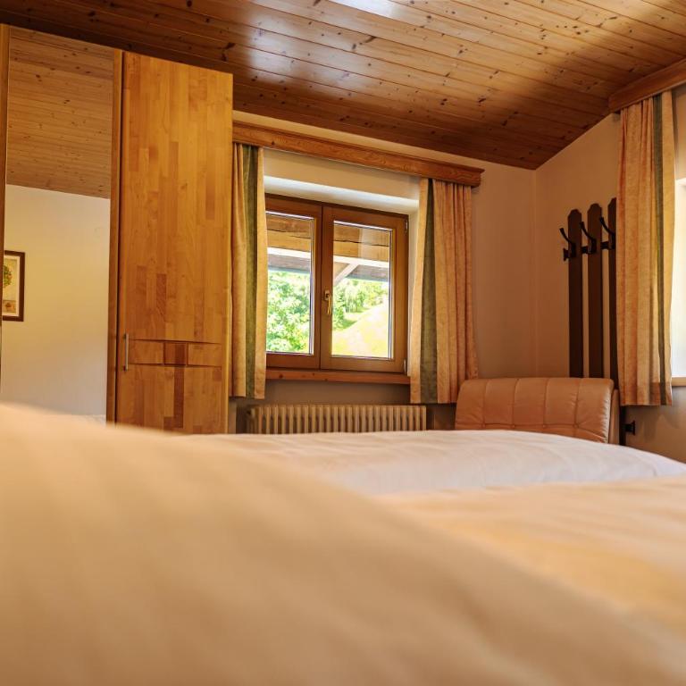 Pension Schlossberg - Doppelzimmer mit Bergblick - 3