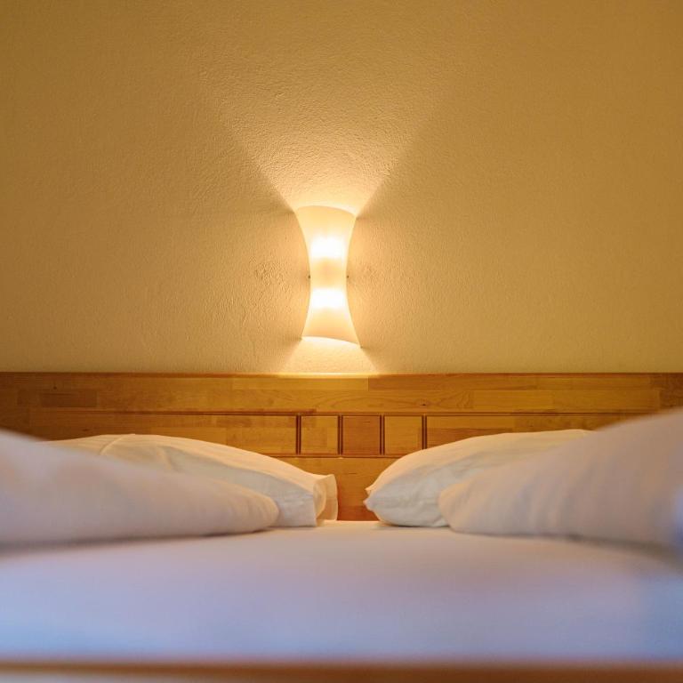 Pension Schlossberg - Doppelzimmer mit Bergblick - 4