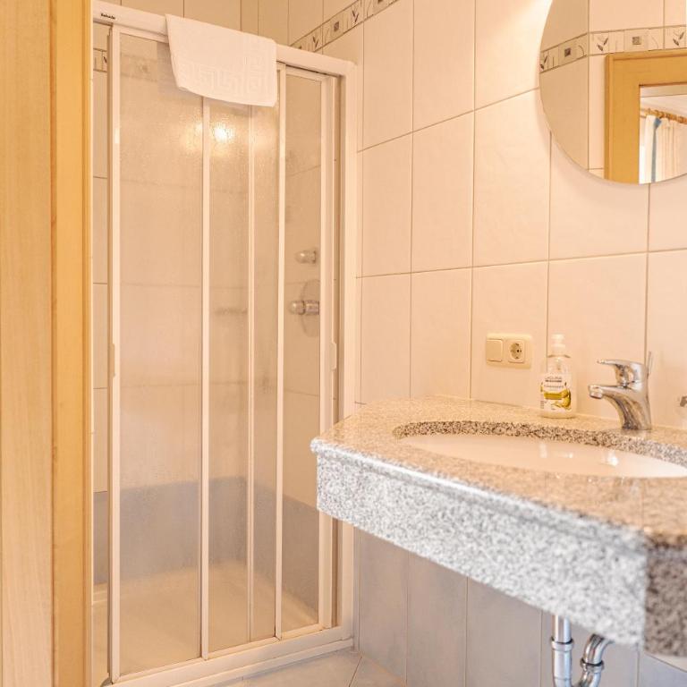 Pension Schlossberg - Apartment mit Blick auf die Berge - 10