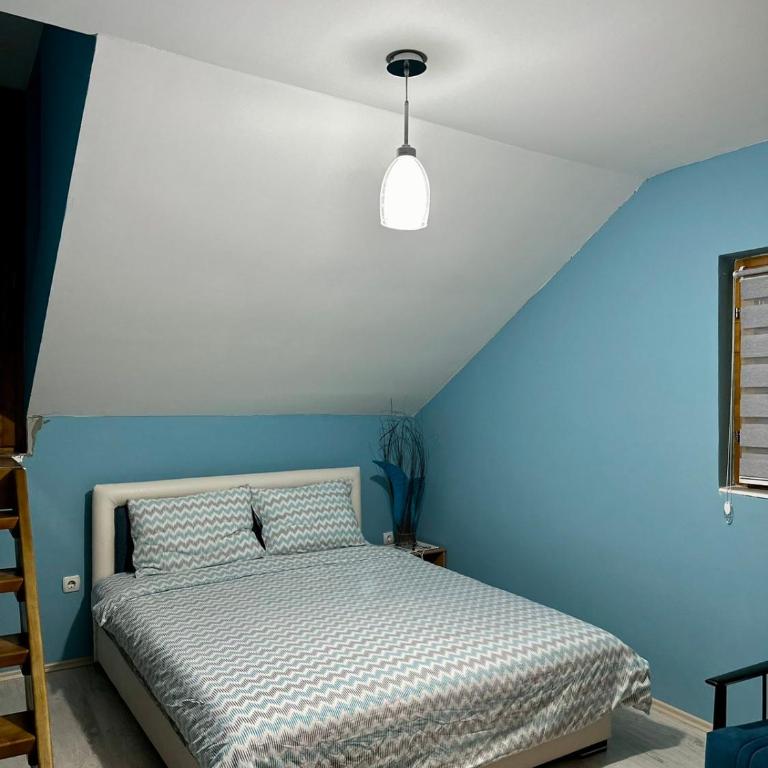 Apartmani Miodragović - nedaleko od Snežnika, 100 metara pre bazena - Apartman sa 3 Spavaće Sobe - 13