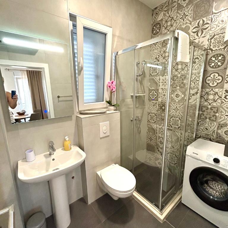 Casa M- Penthouse 1-Bedroom Apartment with Panoramic Sea View & 2 Balconies - One-Bedroom Apartment - 24