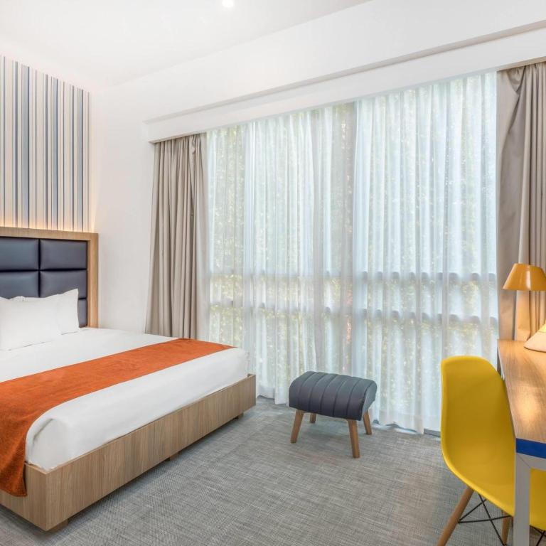TRYP by Wyndham Mexico City World Trade Center Area - Queen Room - Mobility Access/Non-Smoking - 2