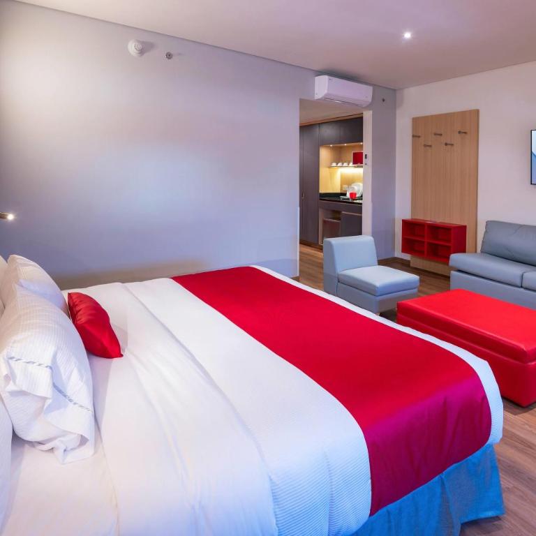 Ramada Encore by Wyndham Guadalajara Aeropuerto - King Suite - Non-Smoking - 3