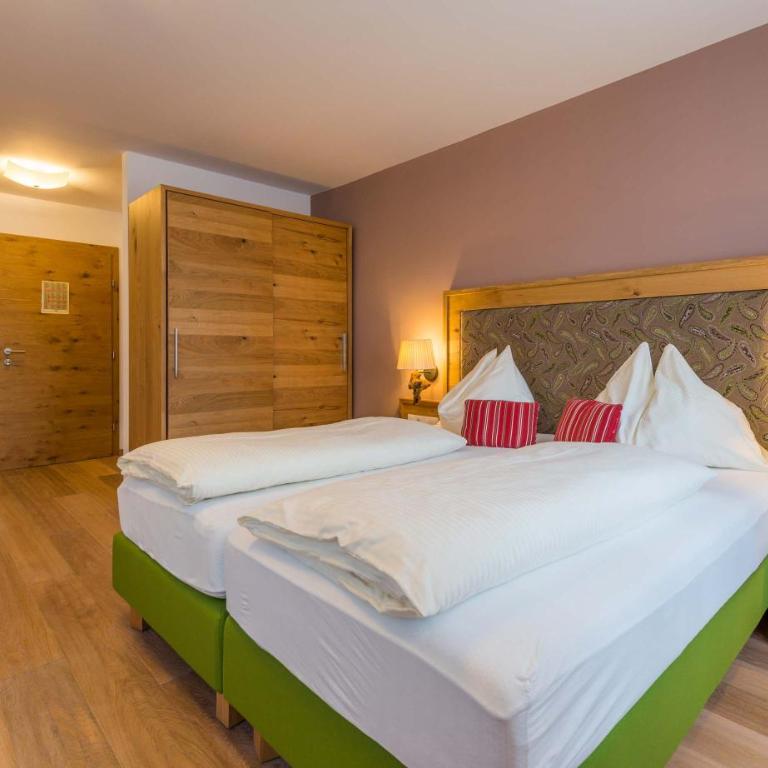 Posthotel Radstadt - Deluxe Vierbettzimmer - 4