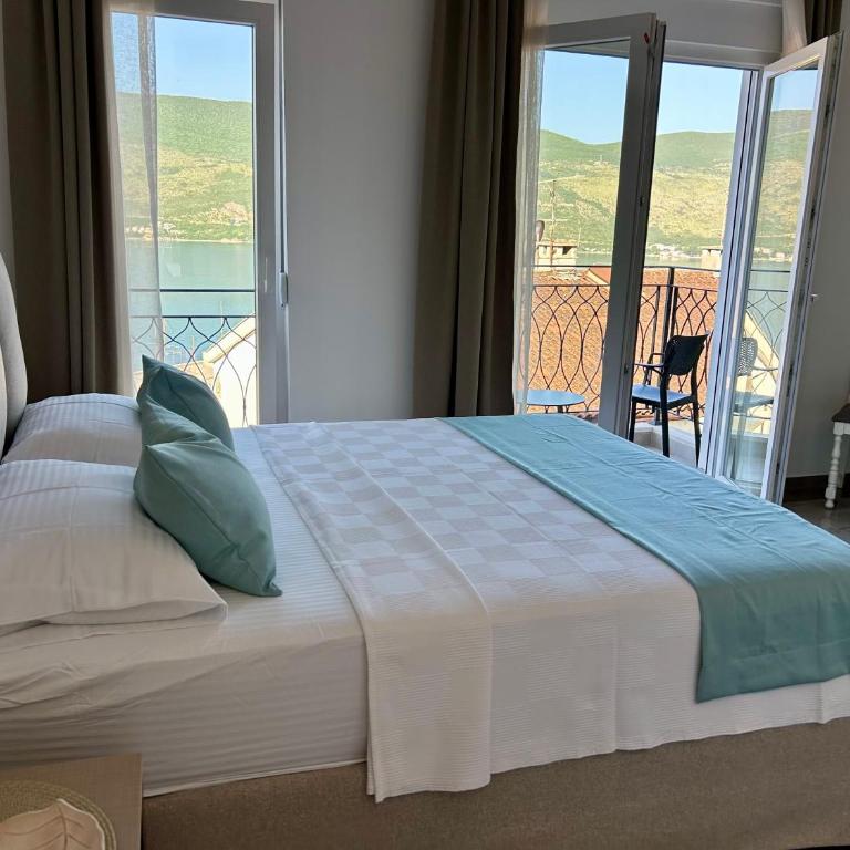 Casa M- Penthouse Studio with Panoramic Sea View & Balcony - Deluks Studio sa Queen Krevetom - 2