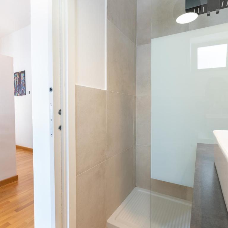 Hill Houses - art & stay - Rome - Camera Matrimoniale con Balcone - 13