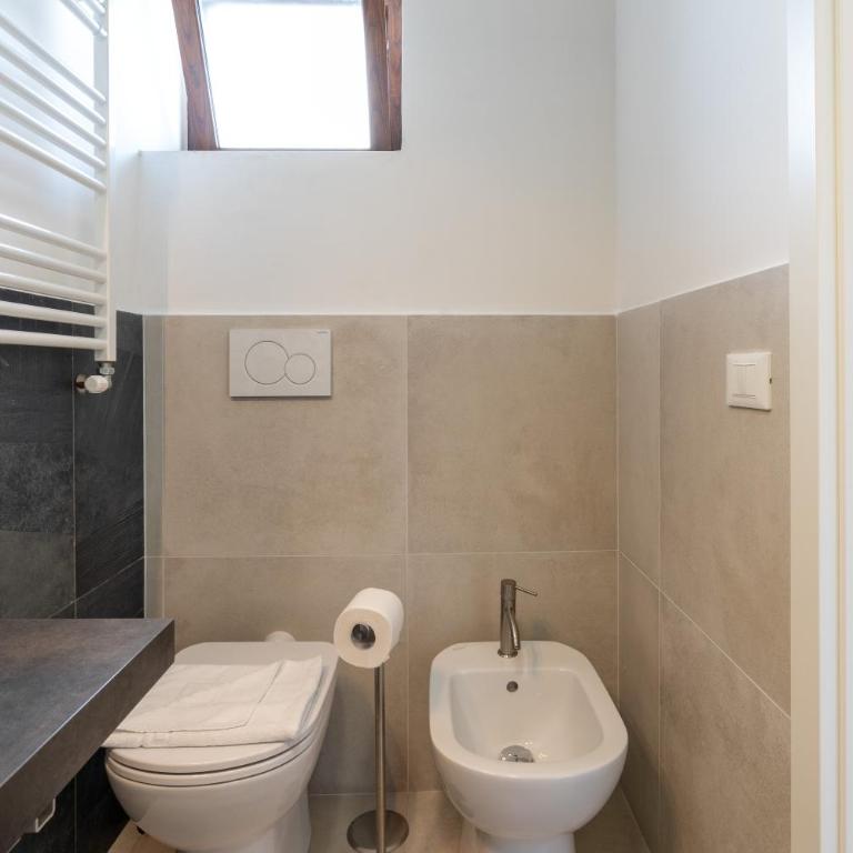 Hill Houses - art & stay - Rome - Camera Matrimoniale con Balcone - 12