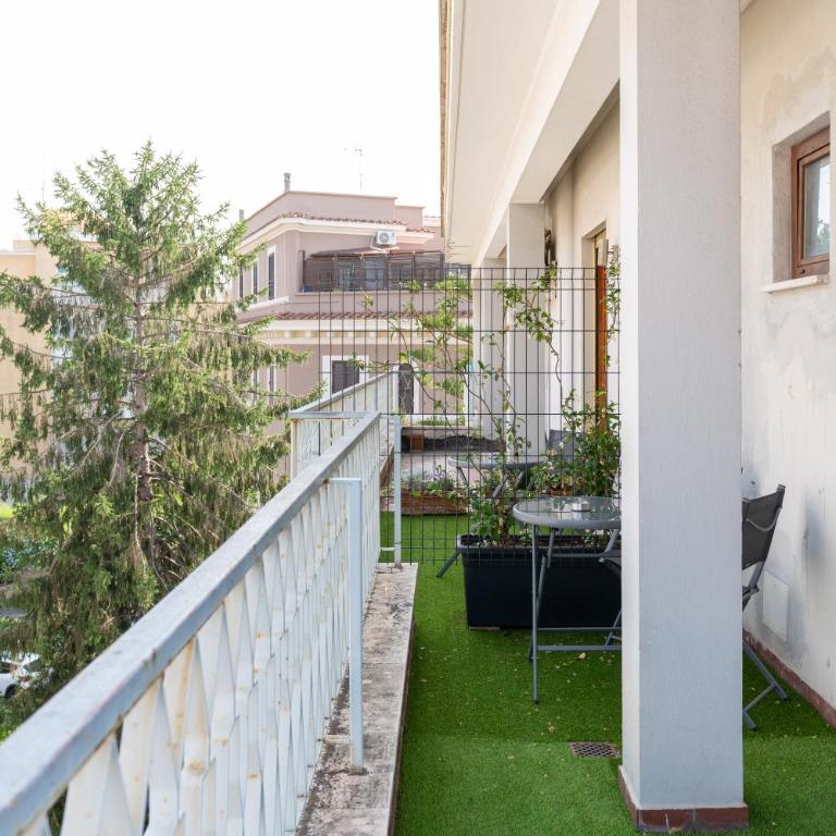 Hill Houses - art & stay - Rome - Camera Matrimoniale con Balcone - 5