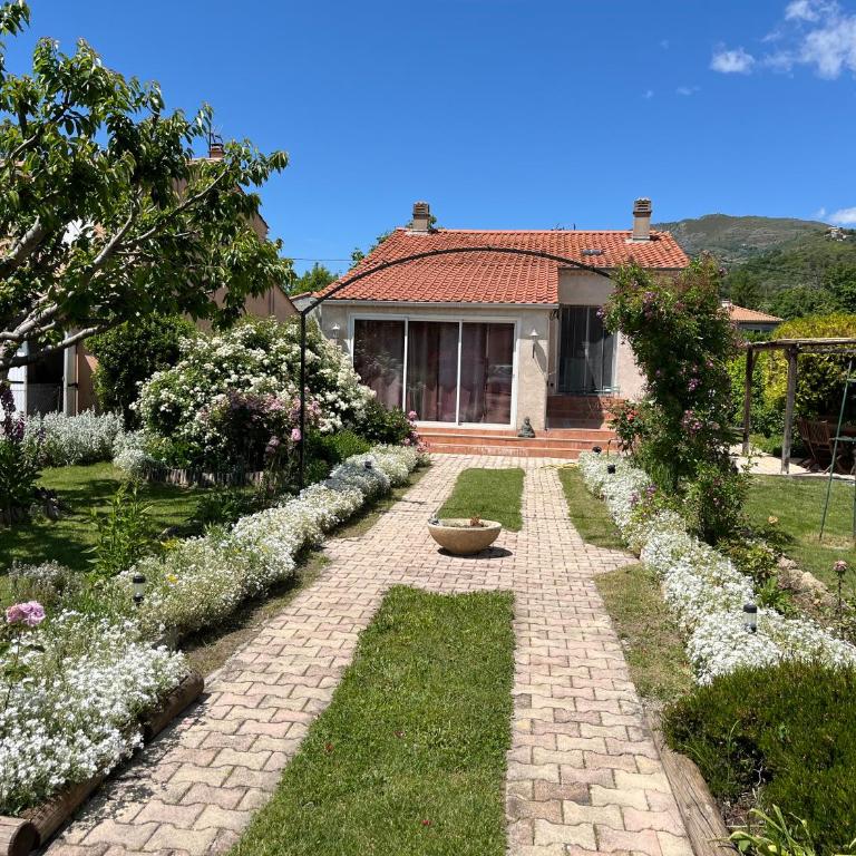 Super maison 5 pièces avec jardin - Villa de 3 dormitorios - 44