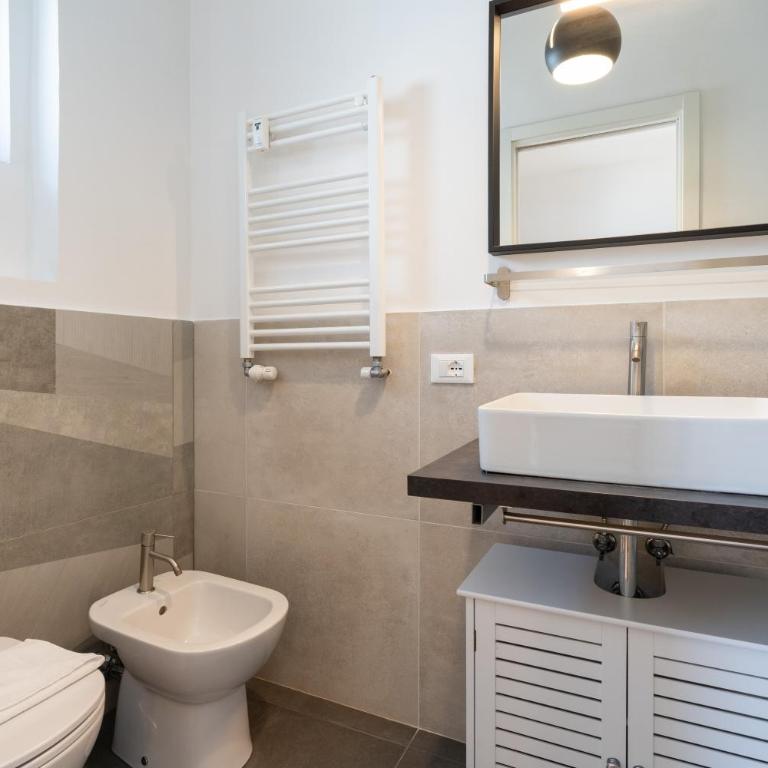 Hill Houses - art & stay - Rome - Camera Matrimoniale con Balcone - 20