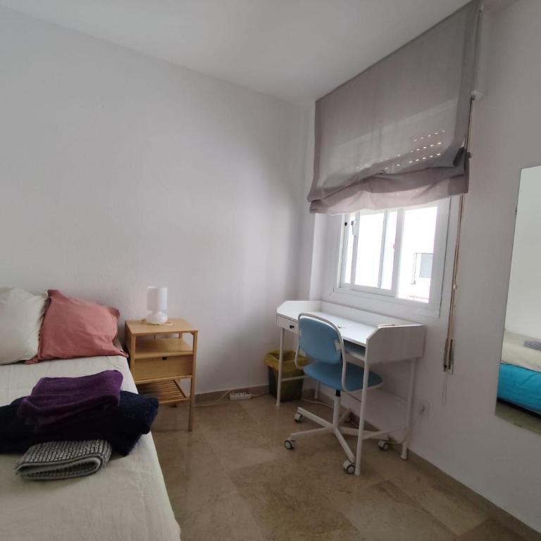 Confortable habitación céntrica en piso privado - Single Room with Shared Bathroom - 4