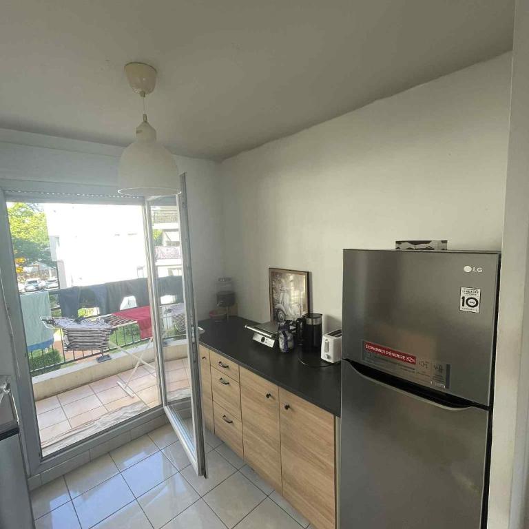 Superbe appartement à Lyon8 avec 2 balcons - One-Bedroom Apartment - 4
