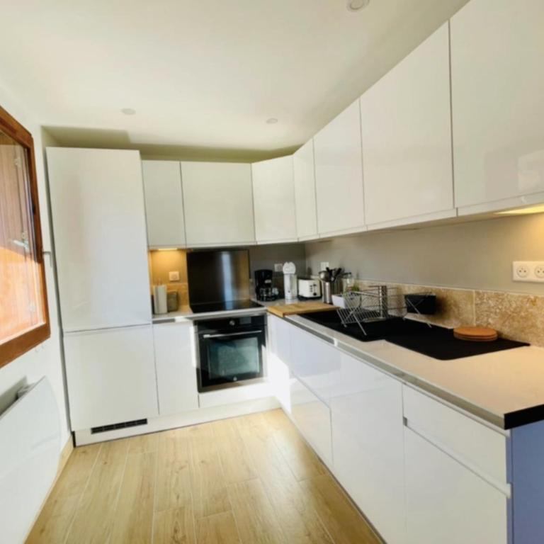 Nice apartment with 2 balconies and view - Appartement - 5