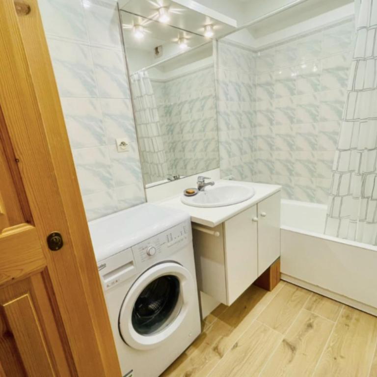 Nice apartment with 2 balconies and view - Appartement - 10
