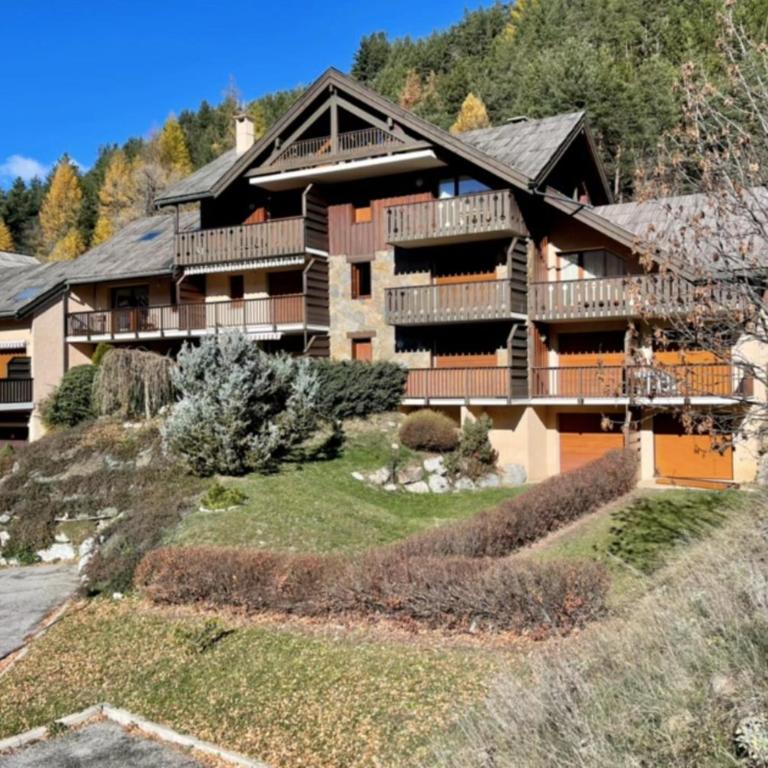 Nice apartment with 2 balconies and view - Appartement - 14