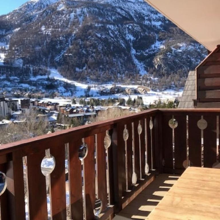 Nice apartment with 2 balconies and view - Appartement - 15