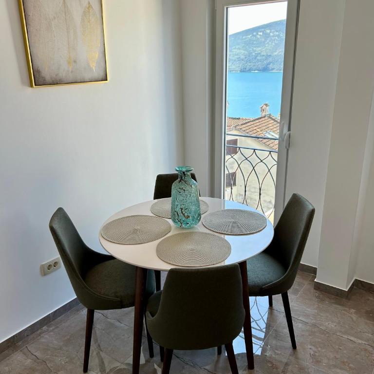 Casa M- Penthouse 1-Bedroom Apartment with Panoramic Sea View & 2 Balconies - One-Bedroom Apartment - 4