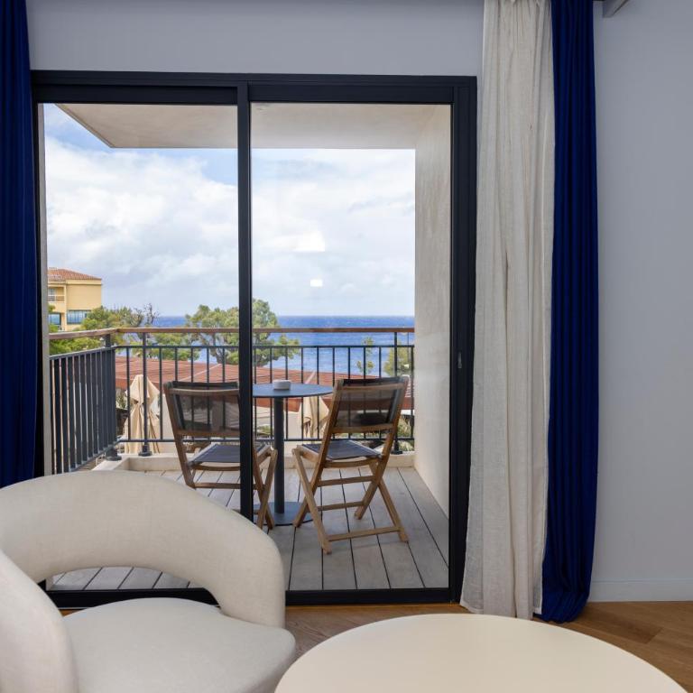 Hotel & Spa Kasano Calvi - Handwritten Collection - Chambre Lit King-Size Supérieure avec Piscine - Vue sur Mer - 9