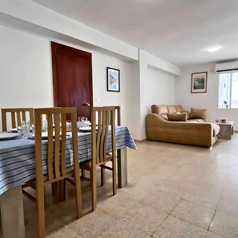 3-bedroom 2-bathroom flat ideal for families and nomads - Apartment - 8