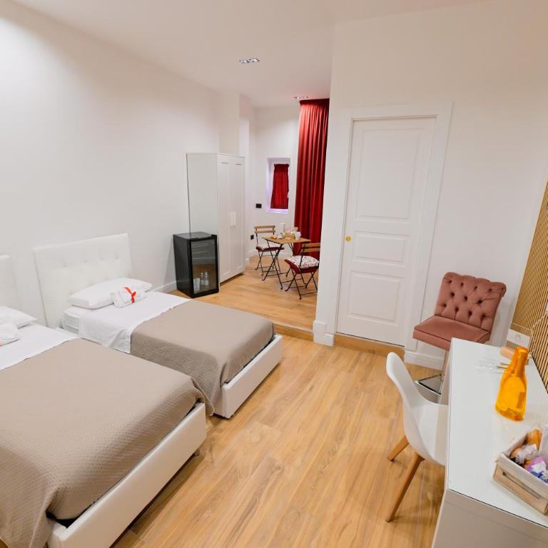 Luxury room 2 - Camera Deluxe Doppia con Letti Singoli - 7