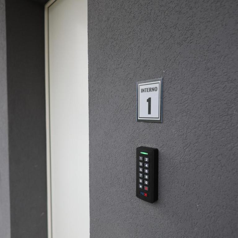 Appartamento Business Duplex 95mq - Doppia Terrazza XXL - 2 bagni - Check-in Codice - Appartamento su 2 Livelli - 50