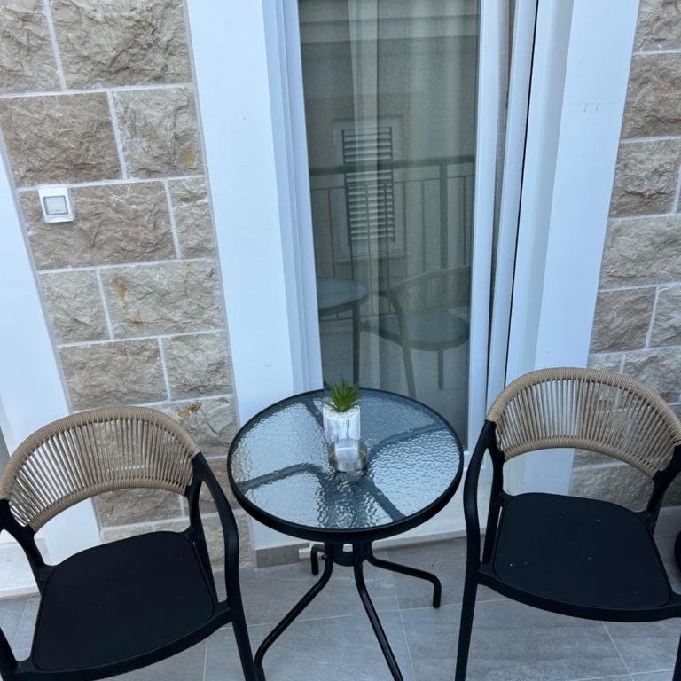 Casa M- Studio #1 - Brand New - Deluxe Queen Studio - 14