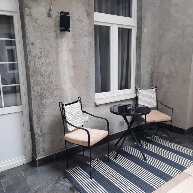 BUDGET - Authentic Belgrade Centre - Apartment #5, 4 Bedrooms, 1 full Bathroom, 1 Toilet - Loft Apartment mit 1 Schlafzimmer - 7