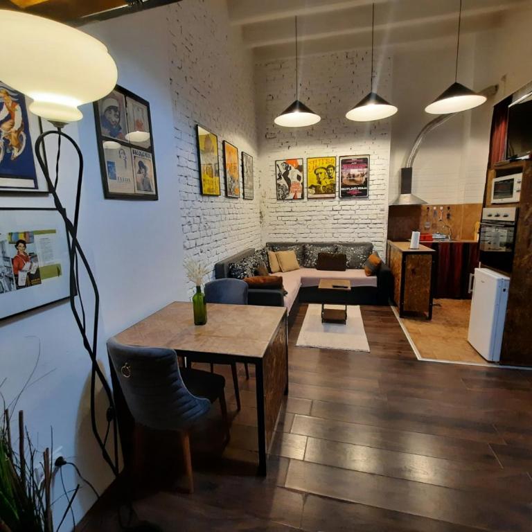 Mobile Rate - City Center - No Empty Beds Deals - Apartman sa 1 Spavaćom Sobom - Potkrovlje - 4