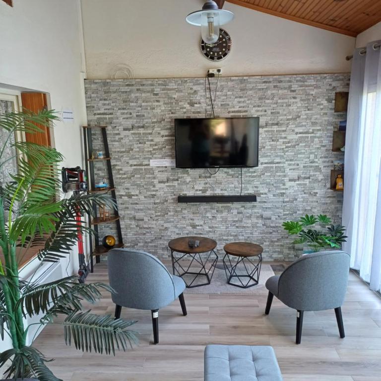 Appartement classé 3 étoiles au 1er étage d'une maison avec jardin dans un quartier calme - Appartement avec Terrasse - 24