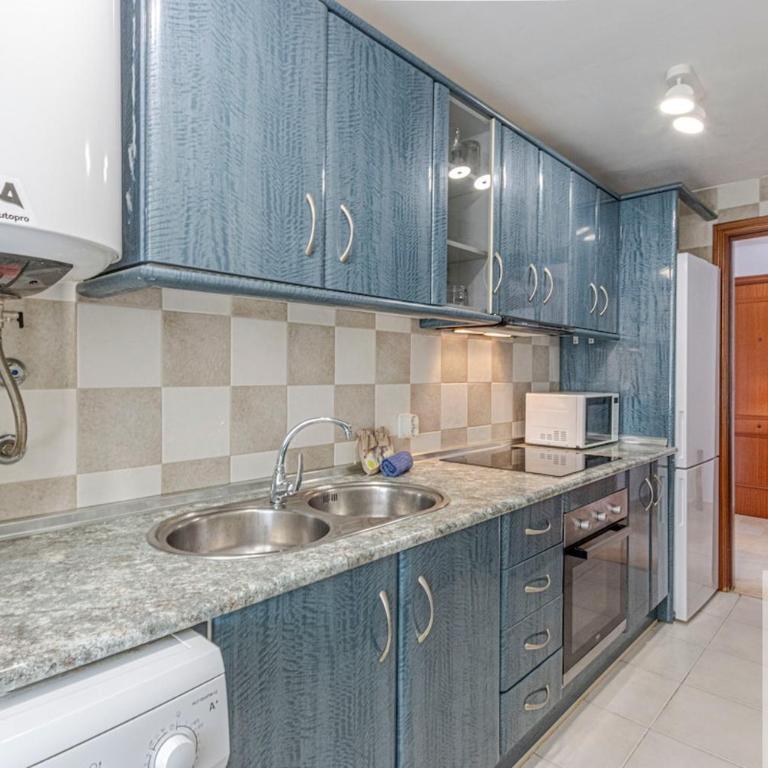 Wonderful Apt 2 BDR with pool and private parking - Two-Bedroom Apartment - 7