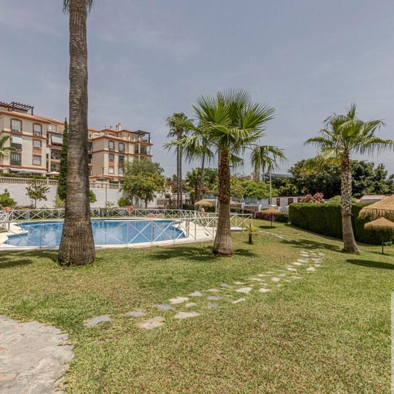 Wonderful Apt 2 BDR with pool and private parking - Two-Bedroom Apartment - 23