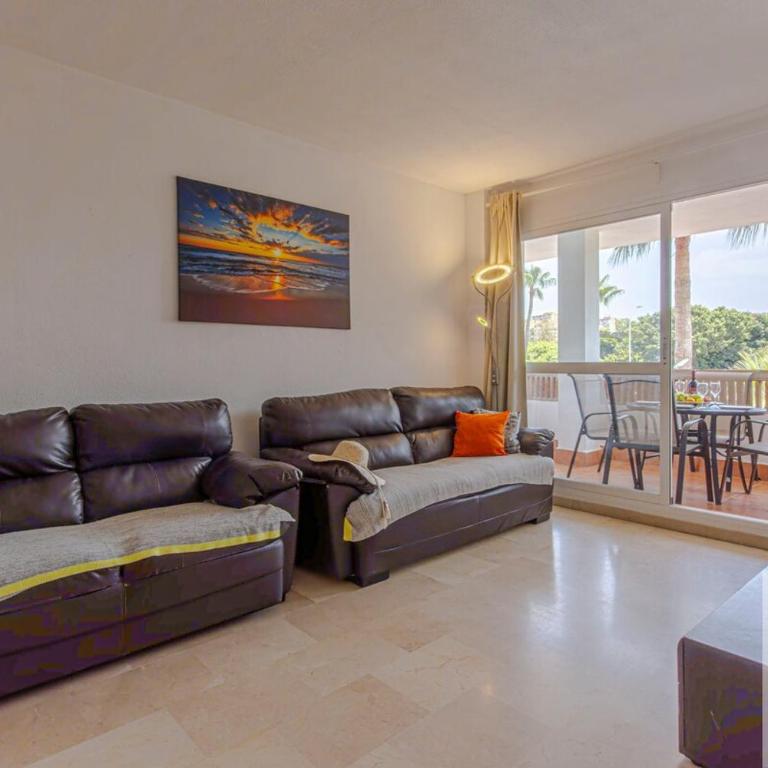 Wonderful Apt 2 BDR with pool and private parking - Two-Bedroom Apartment - 2