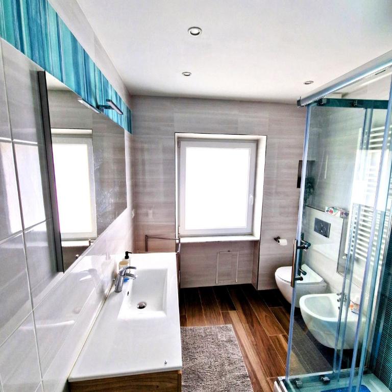 LA GRAZIOSA Fully Air Conditioned Flat - Appartamento con 2 Camere da Letto - 8