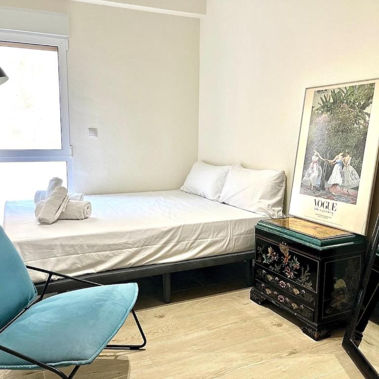 Luxury Escape by the Beach and City Center - Three-Bedroom Apartment - 10