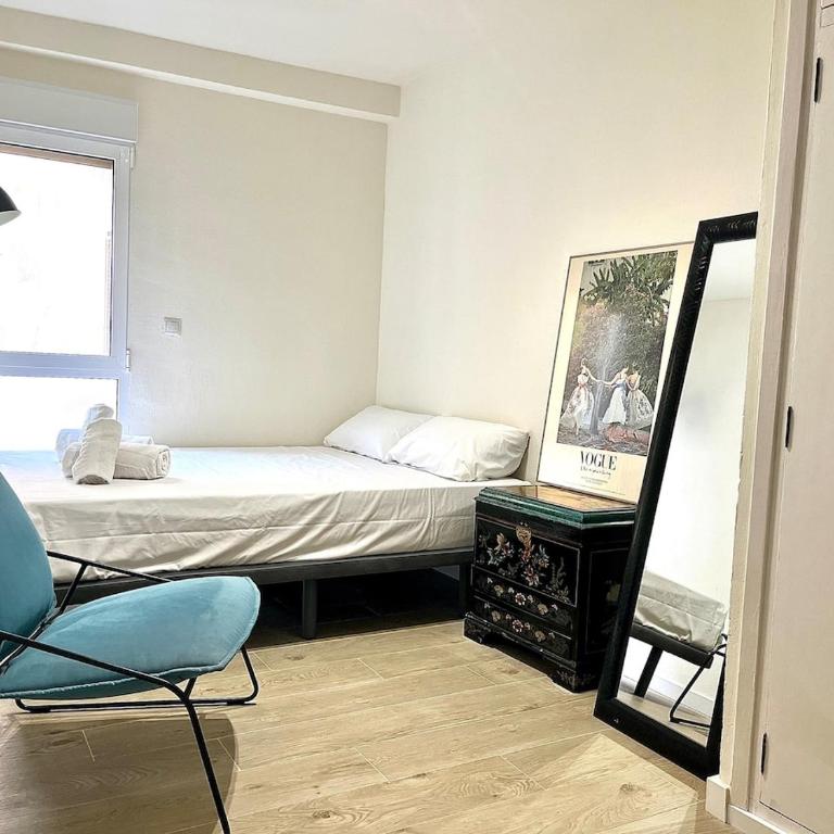 Luxury Escape by the Beach and City Center - Three-Bedroom Apartment - 14