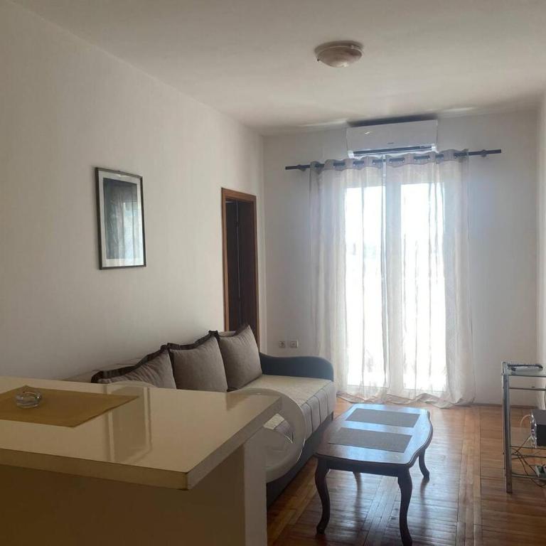 Peaceful Apartment with a Sea View, in Becici - One-Bedroom Apartment - 7