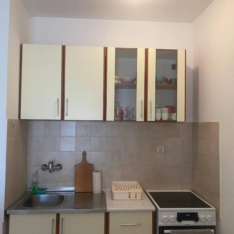 Peaceful Apartment with a Sea View, in Becici - One-Bedroom Apartment - 16