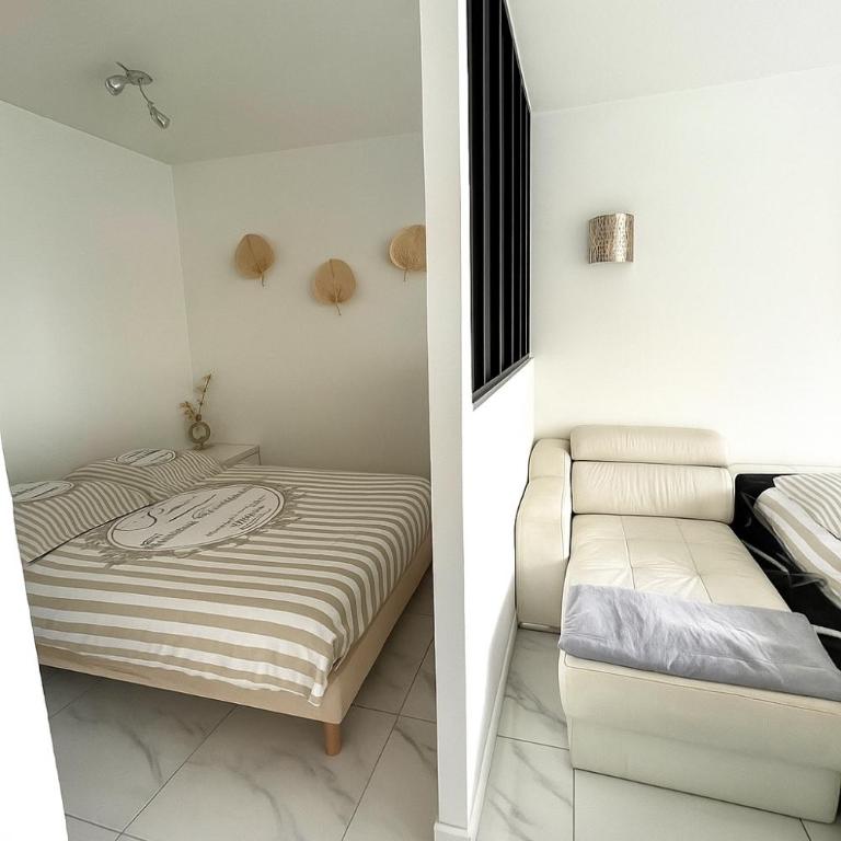 STUDIO 4 COUCHAGES - À 12 min de la plage à pied - Wifi inclus - parking et linge en option - One-Bedroom Apartment - 4