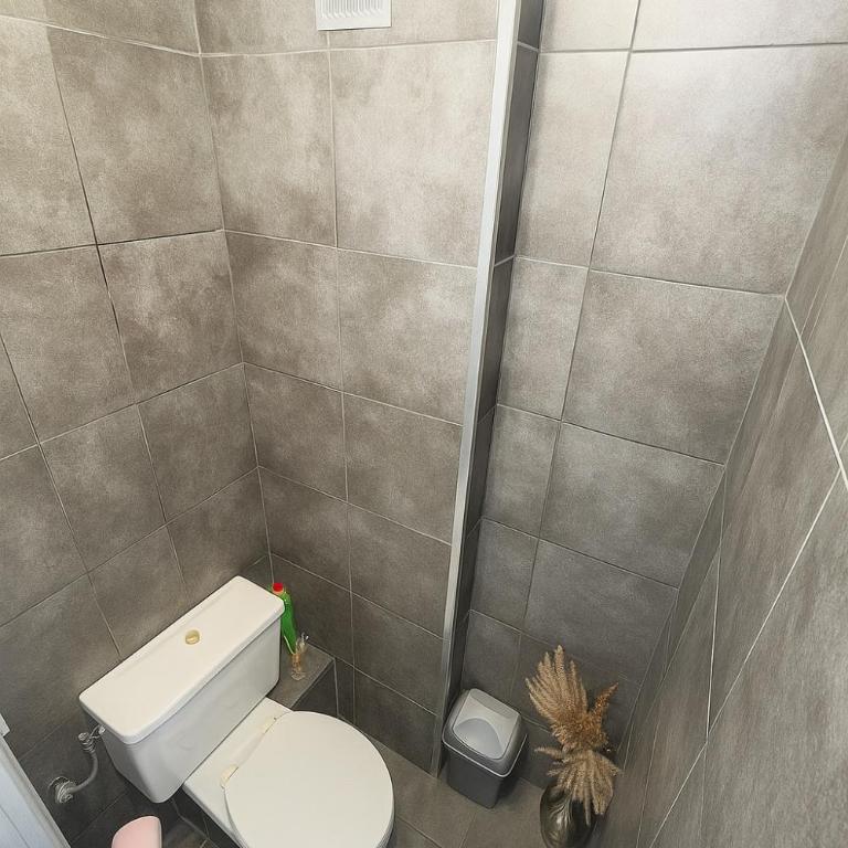 STUDIO 4 COUCHAGES - À 12 min de la plage à pied - Wifi inclus - parking et linge en option - One-Bedroom Apartment - 10