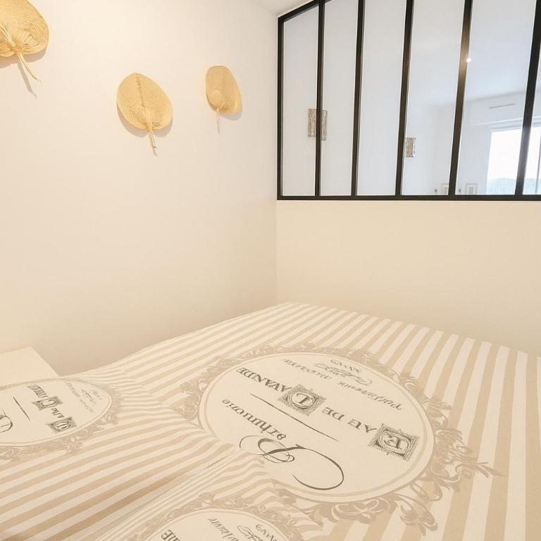 STUDIO 4 COUCHAGES - À 12 min de la plage à pied - Wifi inclus - parking et linge en option - One-Bedroom Apartment - 6
