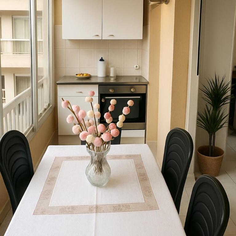 STUDIO 4 COUCHAGES - À 12 min de la plage à pied - Wifi inclus - parking et linge en option - One-Bedroom Apartment - 7