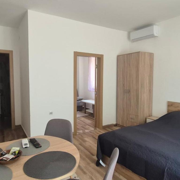 Vila RUŽA - House of Roses - One-Bedroom Apartment - 5