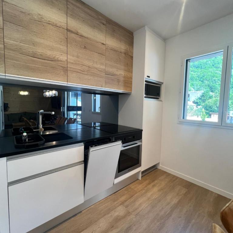 Appartements Prestiges I Draps&ménage inclus I parking privé - Apartment mit 2 Schlafzimmern und Terrasse - 18