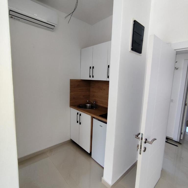 Guest House AGA - One-Bedroom Apartment with Balcony - 12