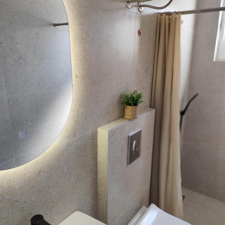 Guest House AGA - One-Bedroom Apartment with Balcony - 10