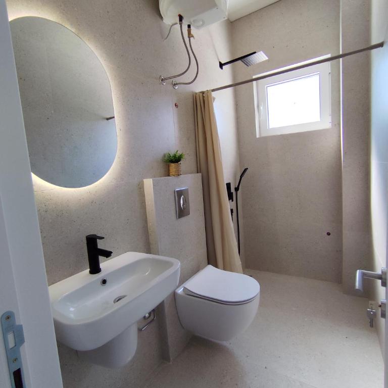 Guest House AGA - Apartman s 1 Spavaćom Sobom i Balkonom - 9