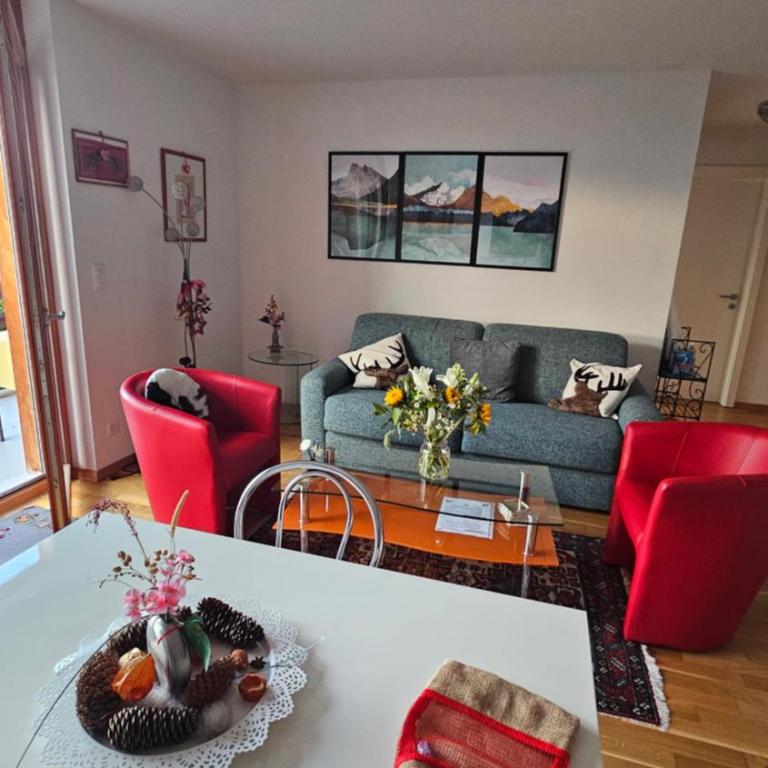 Appartement meublé à louer à Nax - Zimmer mit Kingsize-Bett und Bergblick - 2